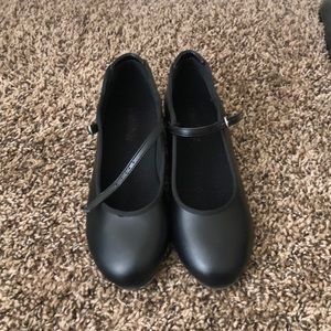 Danzmotion Black Tap Shoes size 5